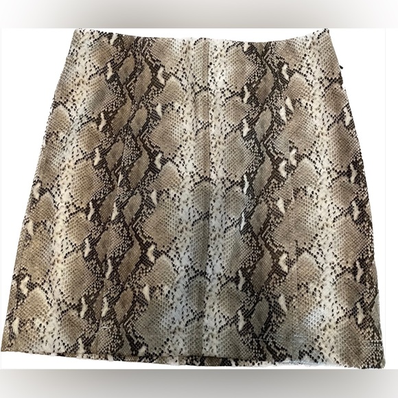 Magnolia South Snakeskin Miniskirt - Picture 1 of 4
